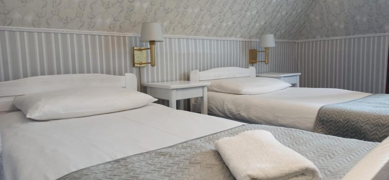 Dwor Ostoia Hotel Rymanow ภายนอก รูปภาพ