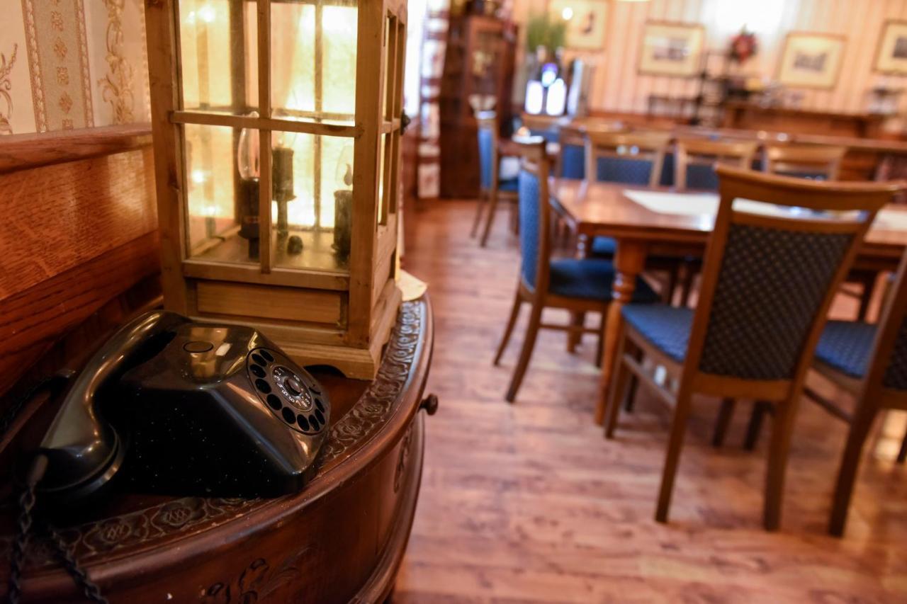 Dwor Ostoia Hotel Rymanow ภายนอก รูปภาพ