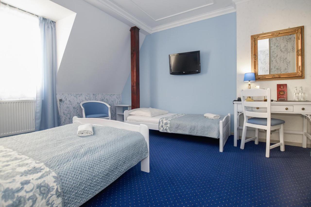 Dwor Ostoia Hotel Rymanow ภายนอก รูปภาพ