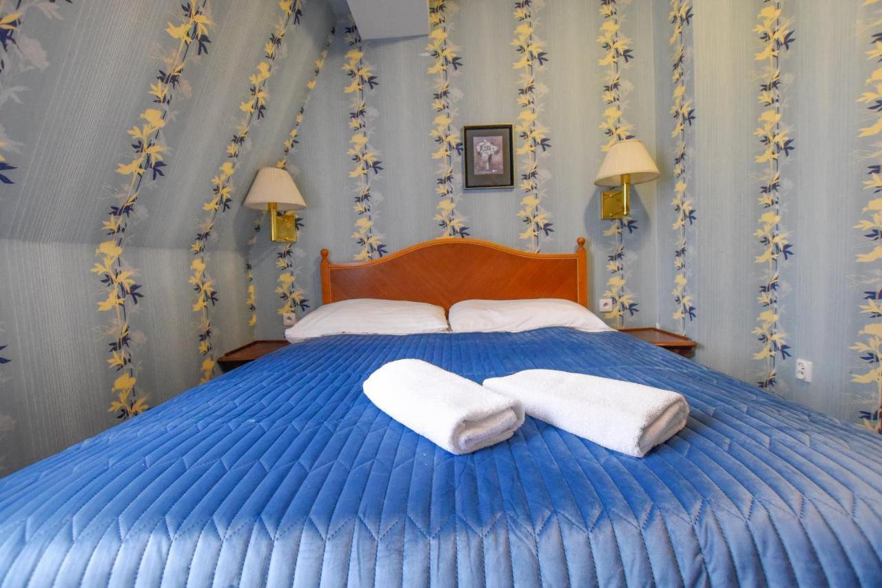 Dwor Ostoia Hotel Rymanow ภายนอก รูปภาพ