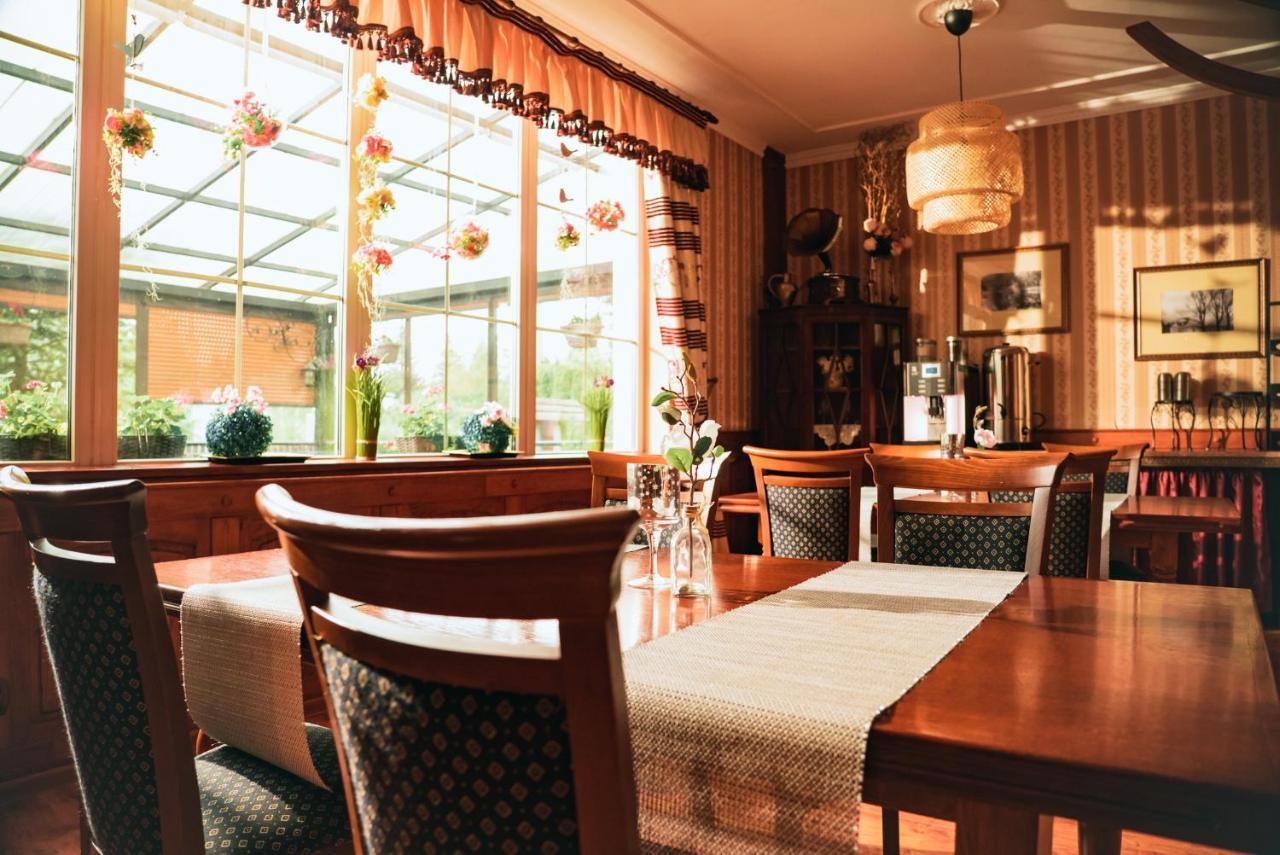 Dwor Ostoia Hotel Rymanow ภายนอก รูปภาพ
