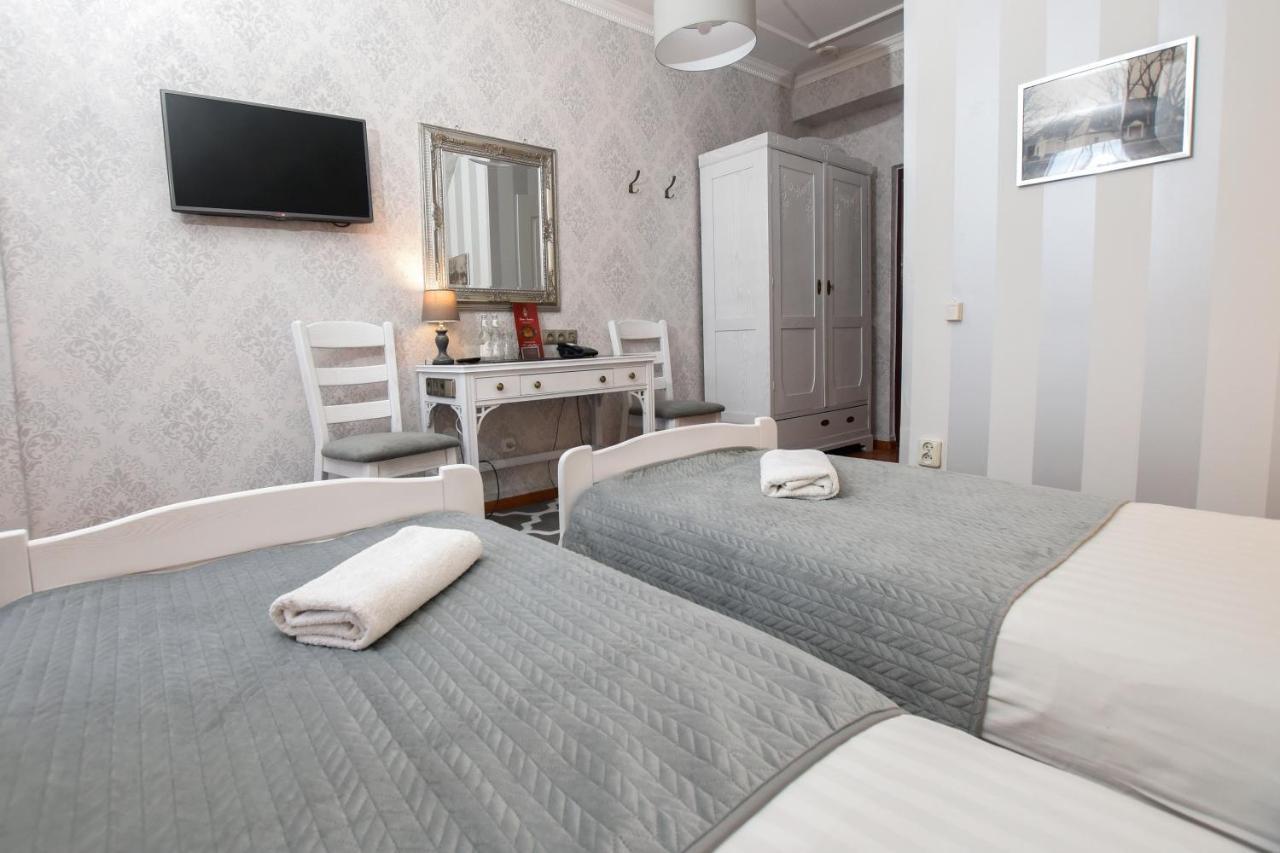 Dwor Ostoia Hotel Rymanow ภายนอก รูปภาพ