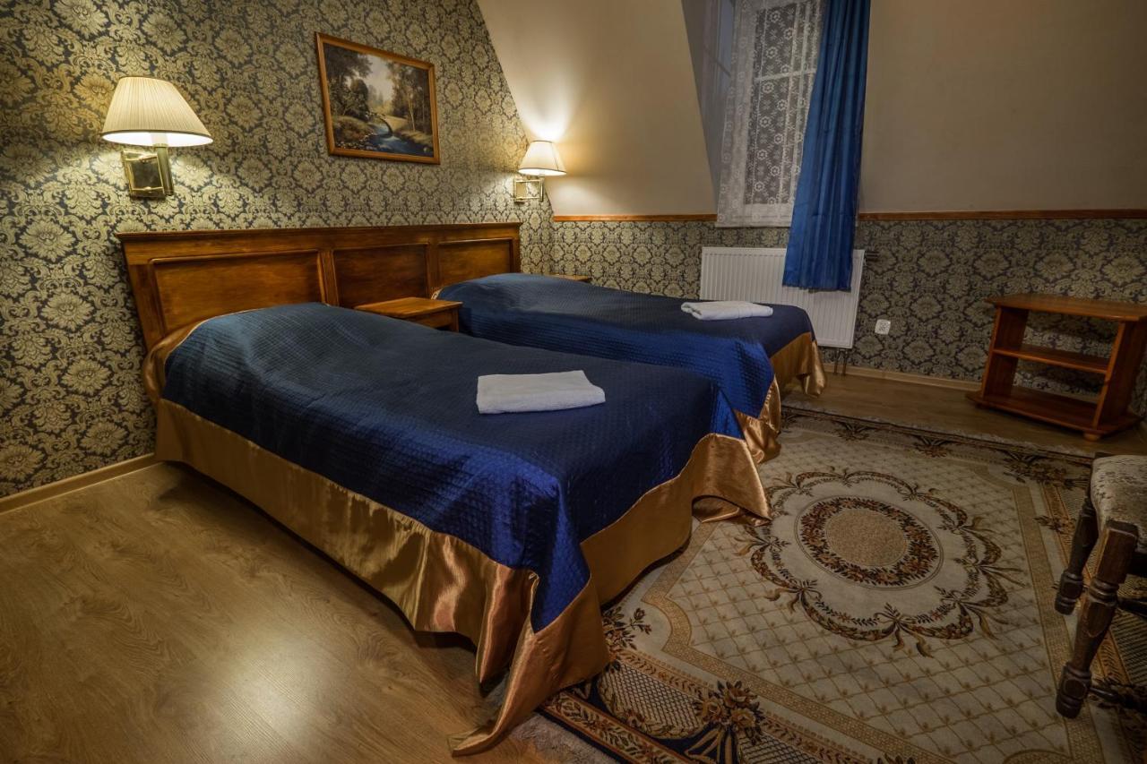 Dwor Ostoia Hotel Rymanow ภายนอก รูปภาพ